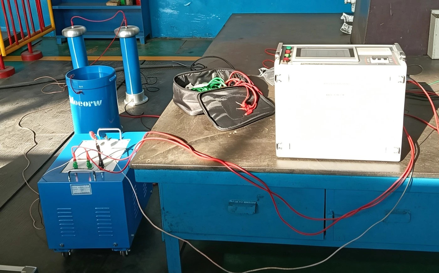 จากทฤษฎีสู่การใช้งานจริง: ระบบเรโซแนนซ์แบบอนุกรม 108kV/108kVA ขับเคลื่อนการทดสอบแรงดันสูงได้อย่างไร